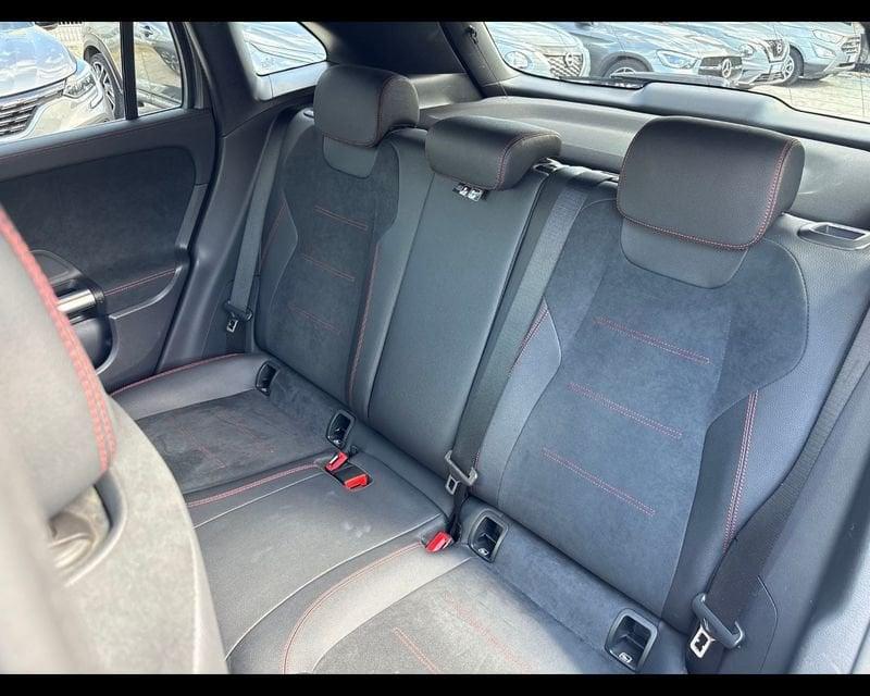 Mercedes-Benz GLA GLA 180 d Automatic Premium NIGHT-PACK
