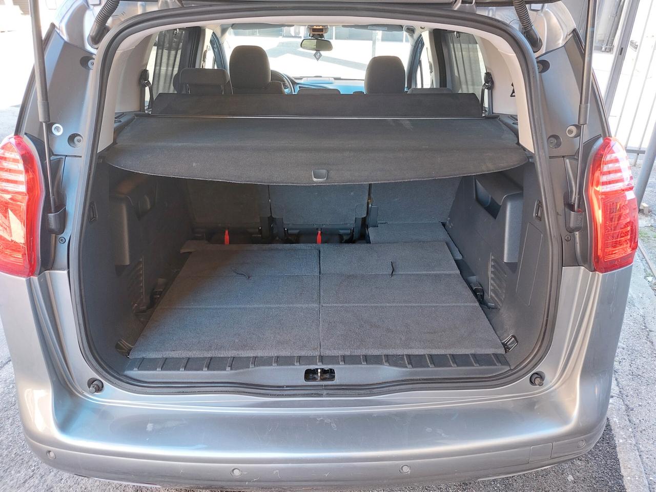 Peugeot 5008 1.6 HDi 115CV Allure 85Kw