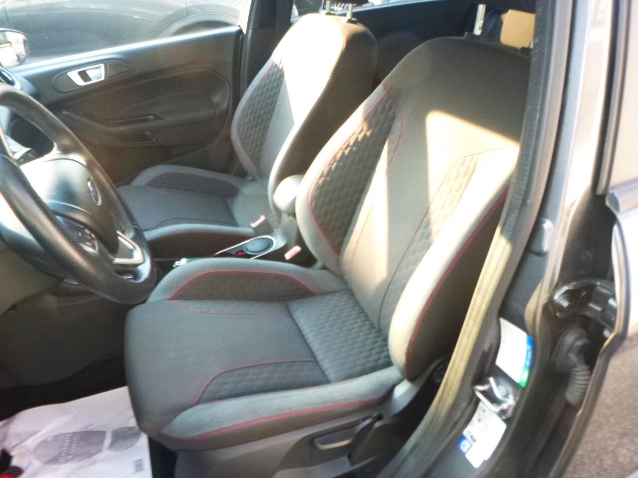Ford Fiesta 1.5 TDCi 75CV 5 porte ST-Line NEOPATENTATI