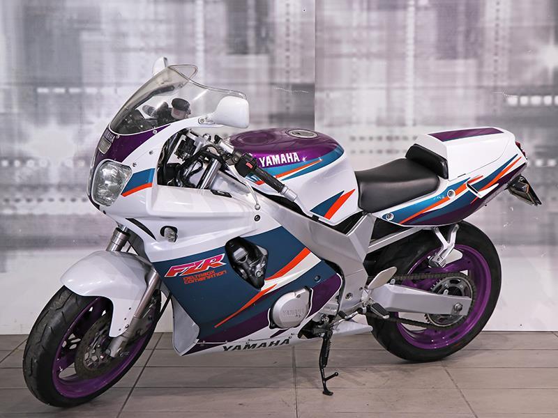 Yamaha FZR 600