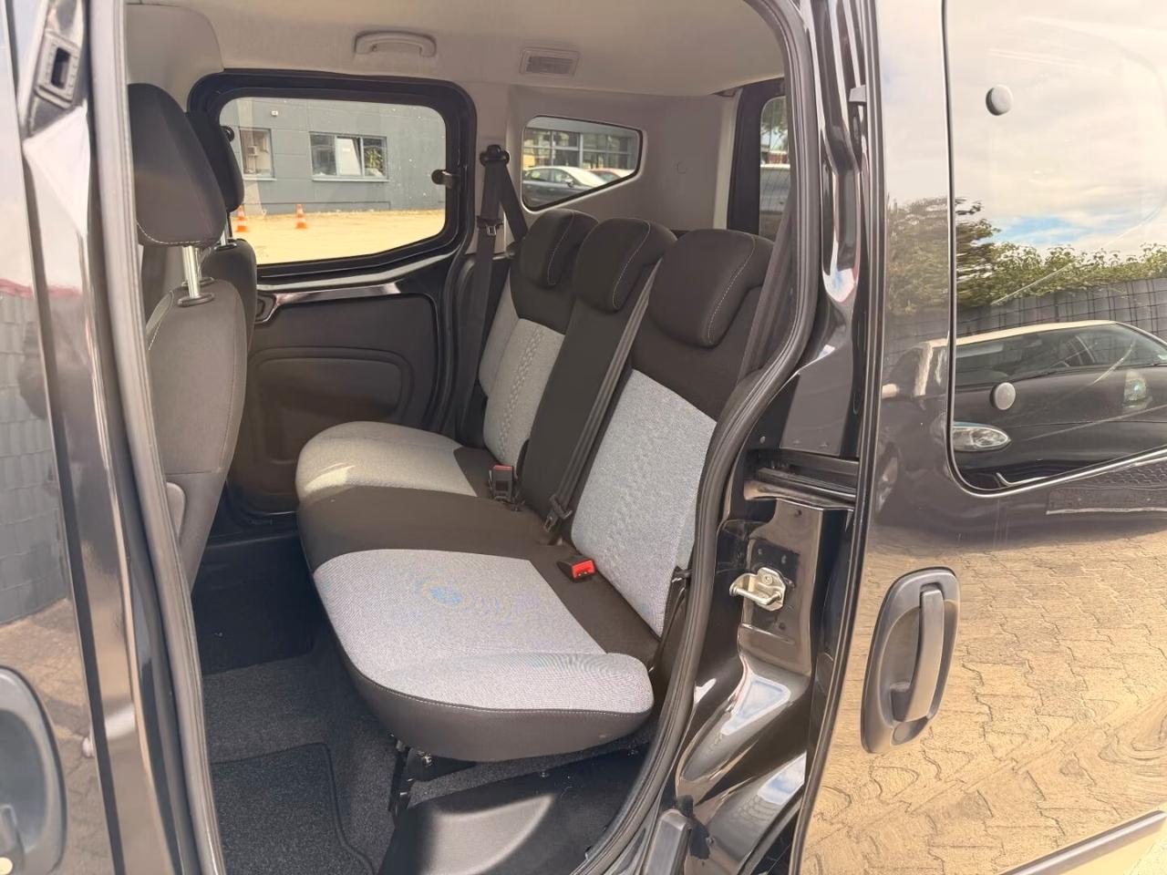 Fiat Qubo 1.4 8V 77 CV Lounge Gancio Traino Unico Proprietario