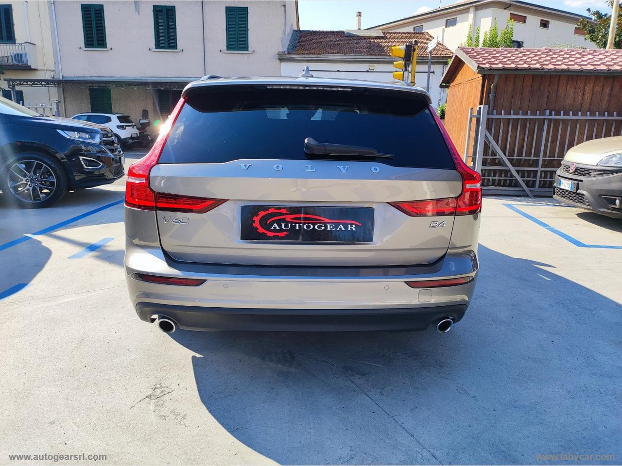 VOLVO V60 B4
