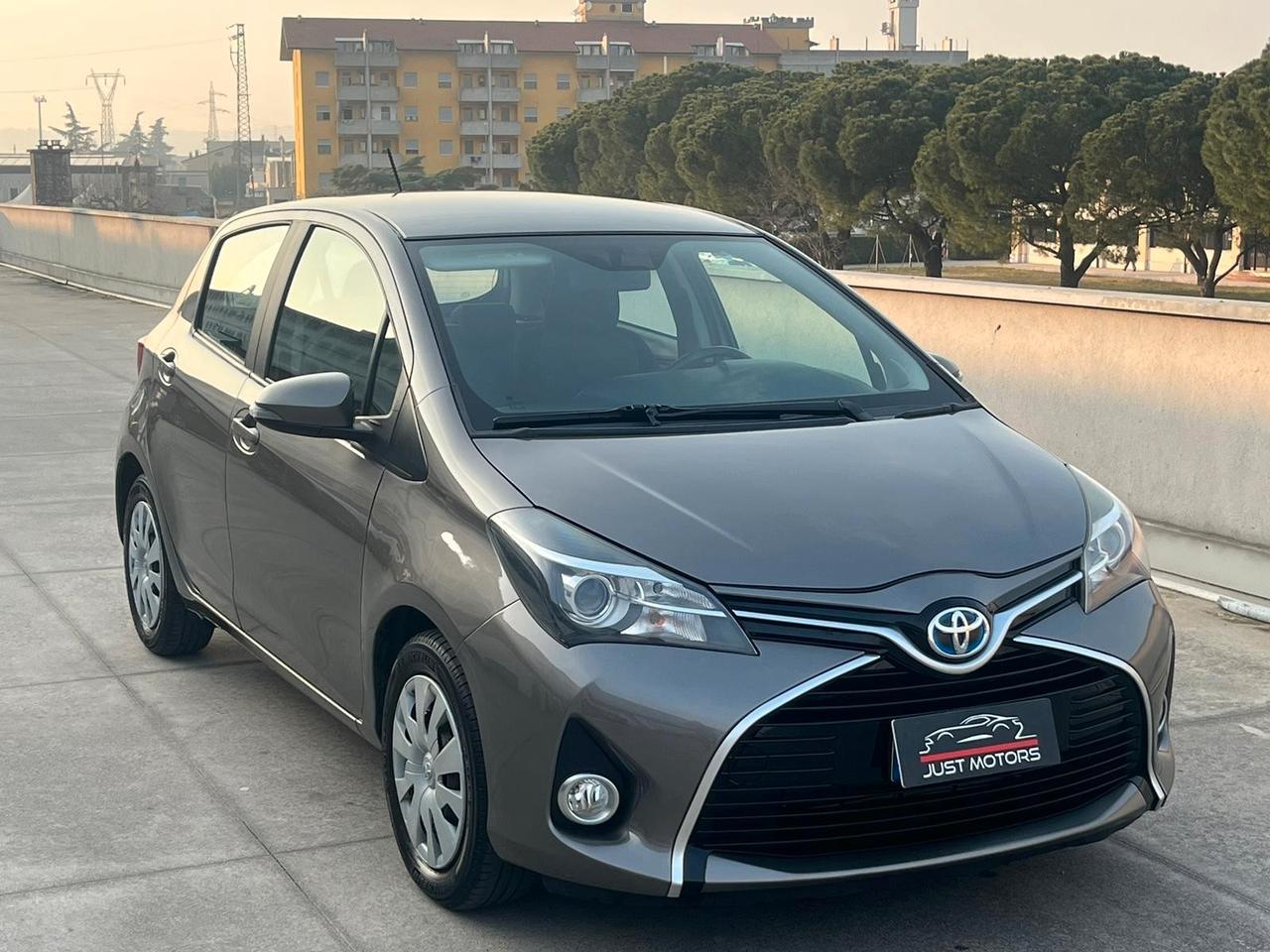 Toyota Yaris 1.5 Hybrid 5 porte Autom Neopatentati Garanzia fino 2031