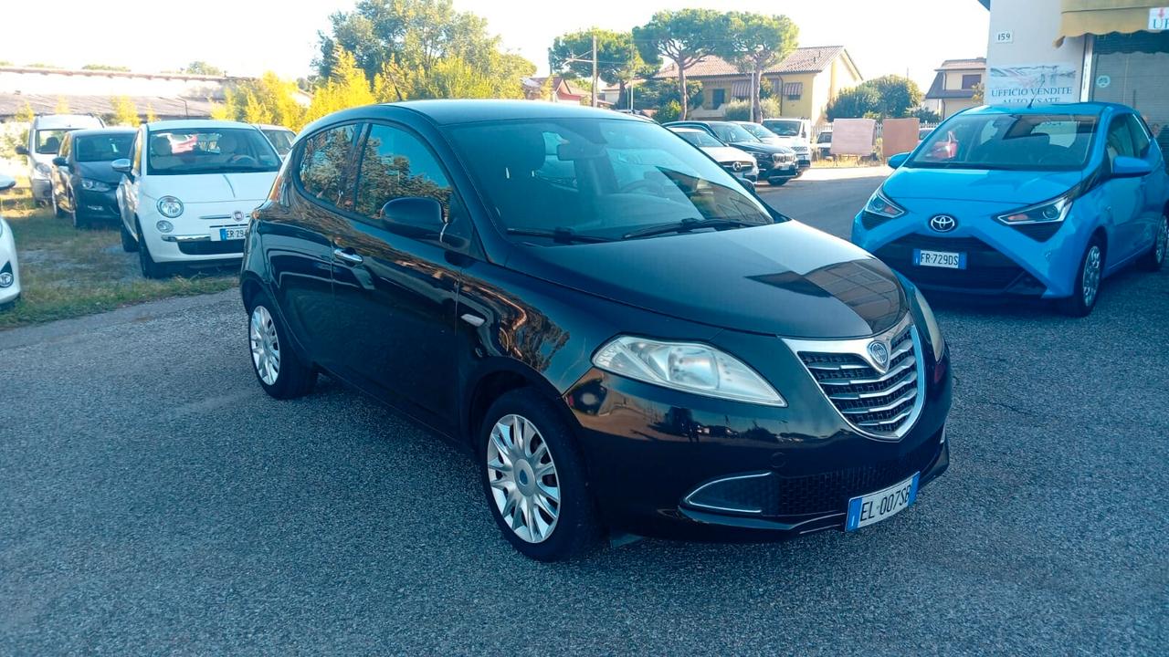 Lancia Ypsilon 1.2 69 CV 5 porte S&S Silver