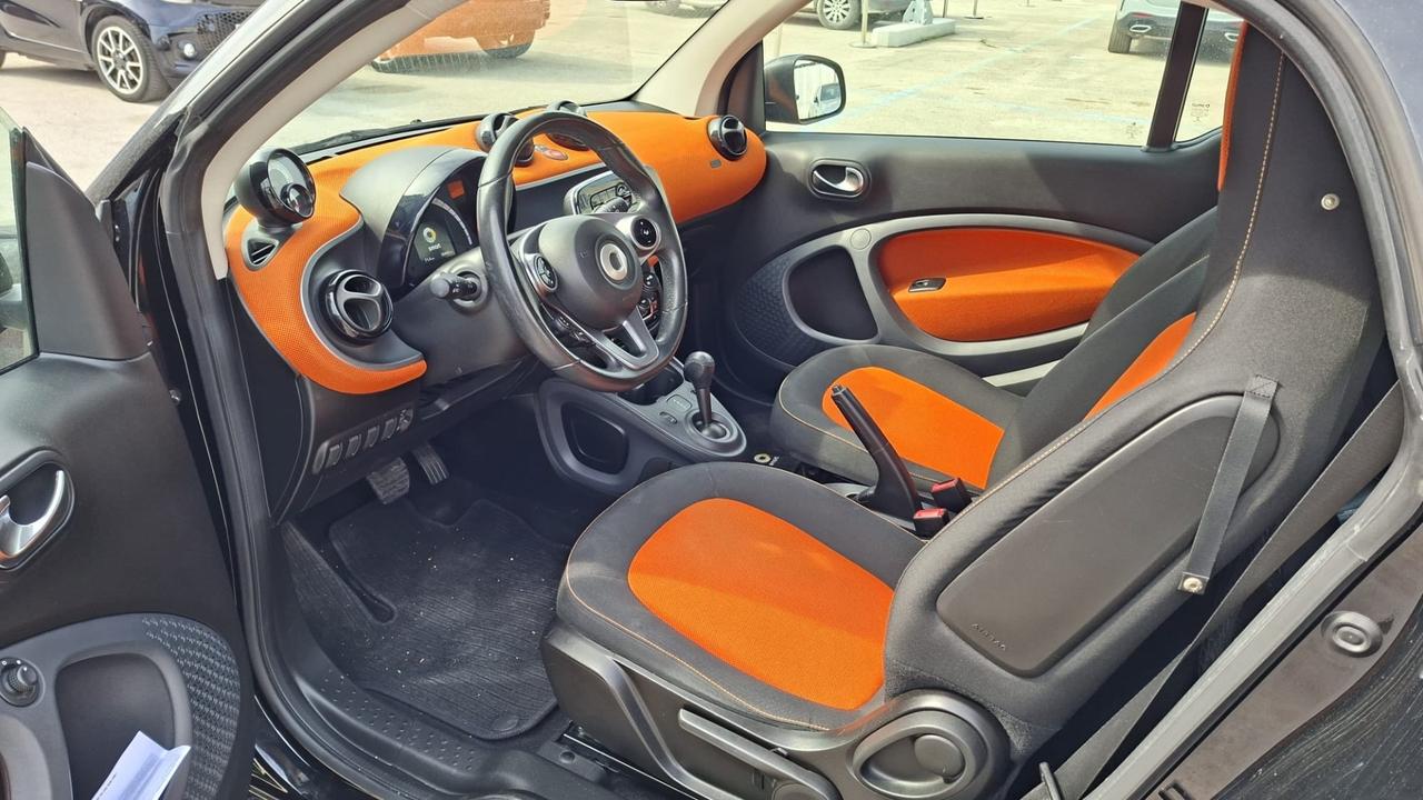Smart fortwo EQ Prime iva esposta