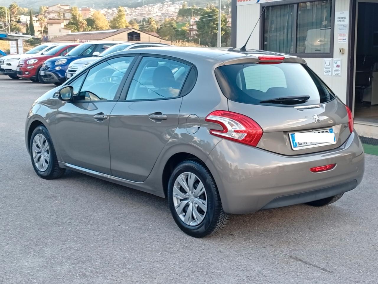 Peugeot 208 PureTech 82 5 porte Allure