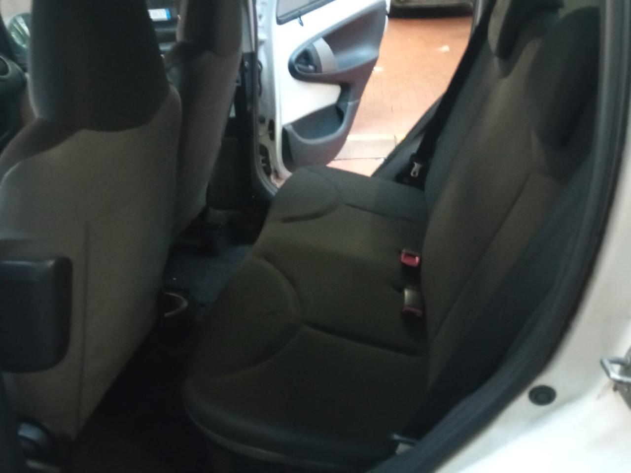 Toyota Aygo 1.0 12V VVT-i 5 porte Cool Soda Connect