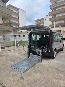 Nissan Primastar C29 - 6 POSTI CON PEDANA PER PERSONE IN CARROZZINA