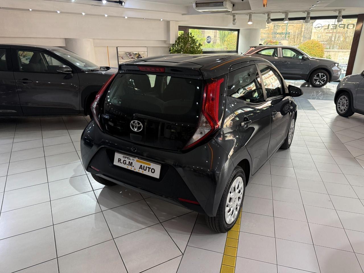 Toyota Aygo 1.0 VVT-i 72 CV 5 porte x-play MMT