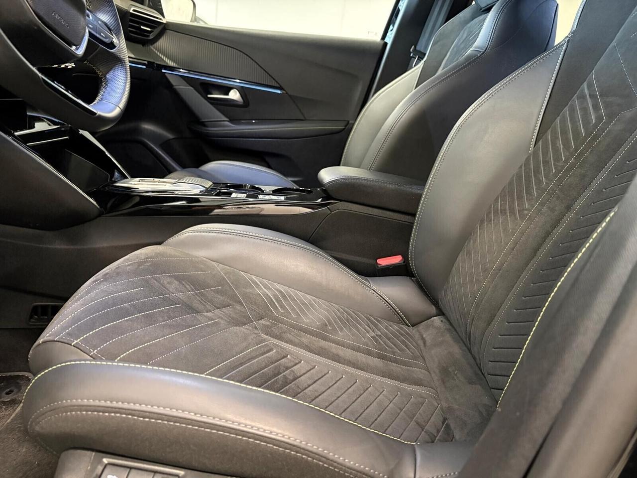 Peugeot 208 GT Hybrid 136 e-DCS6 SPOTICAR