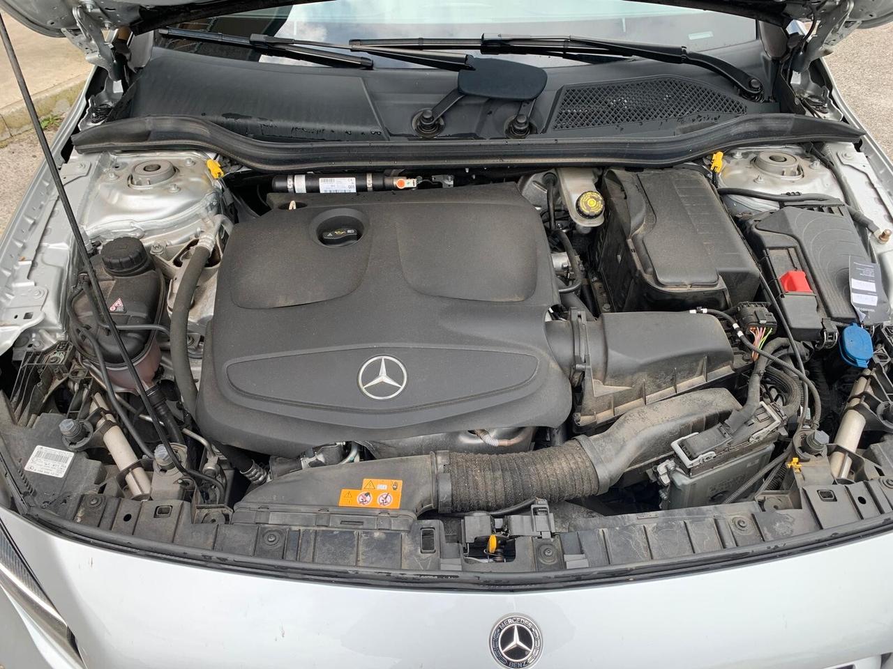 Mercedes-benz GLA 180 Business NEOPAT.