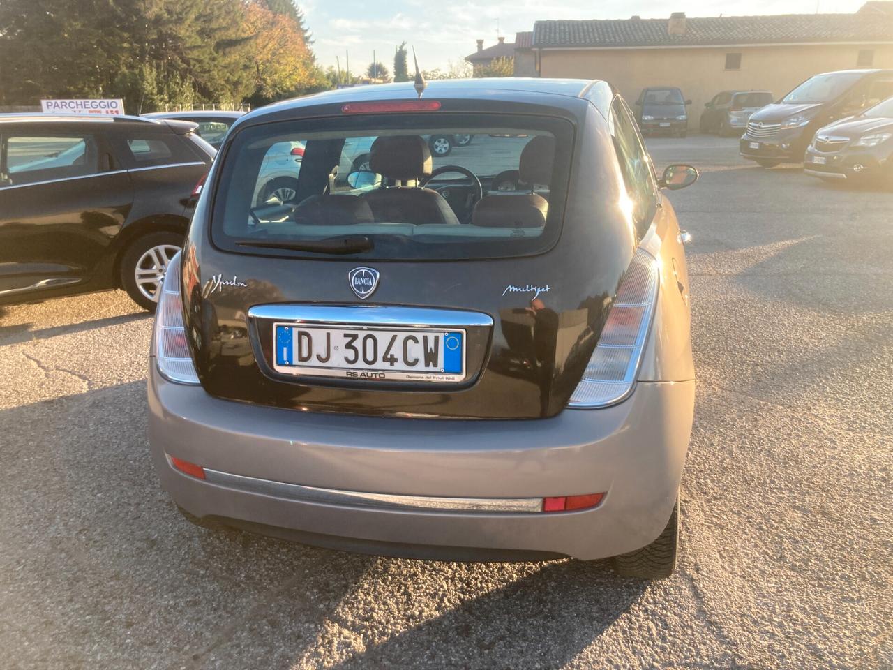 Lancia Ypsilon 1.3 MJT 75 CV Platino