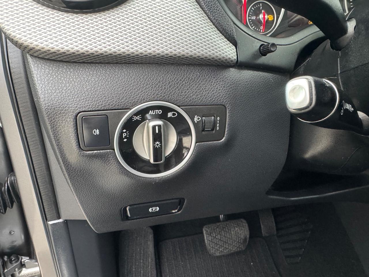 Mercedes-benz B180 1.5 DIESEL 109CV PREMIUM 11/2015