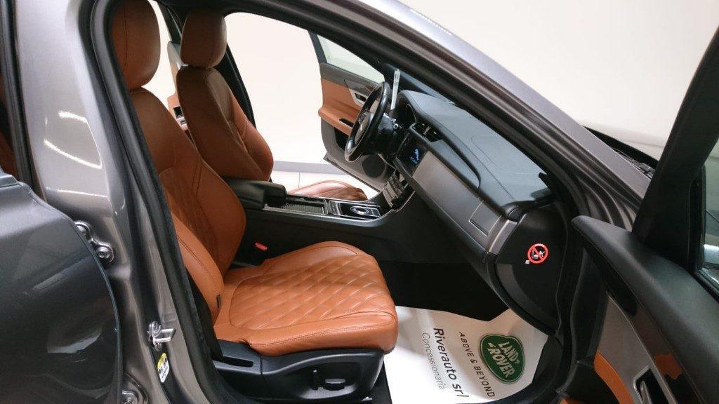 JAGUAR XF 2ª serie (X260) XF 2.0 D 180 CV aut...
