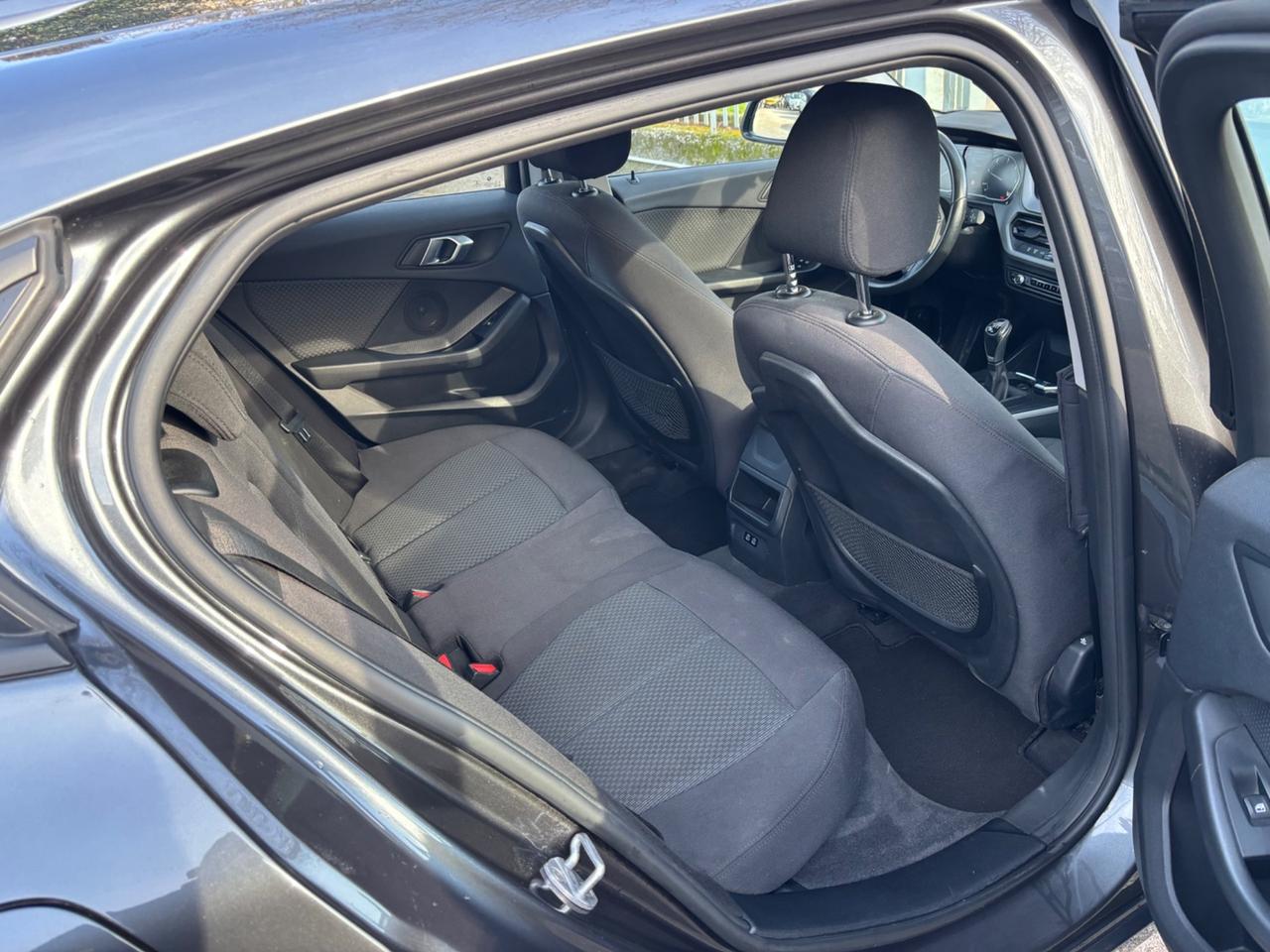 Bmw 116 116d 5p. Business Advantage