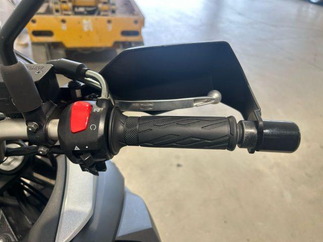 SUZUKI V-Strom 650 SUZUKI V STROM 650 - TRIS VALIGIE