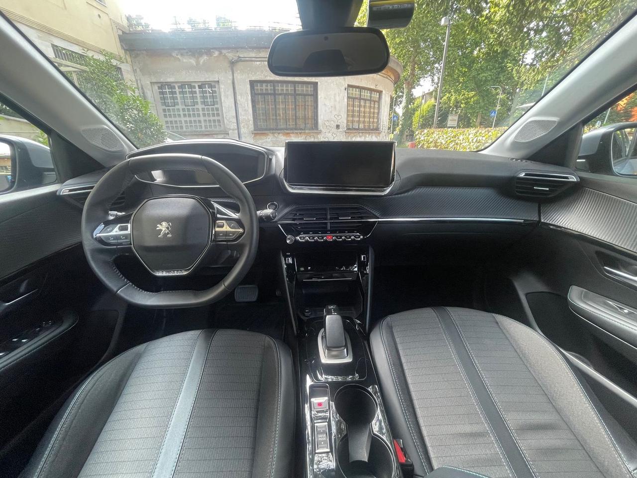 Peugeot 208 Allure e-208 #5990