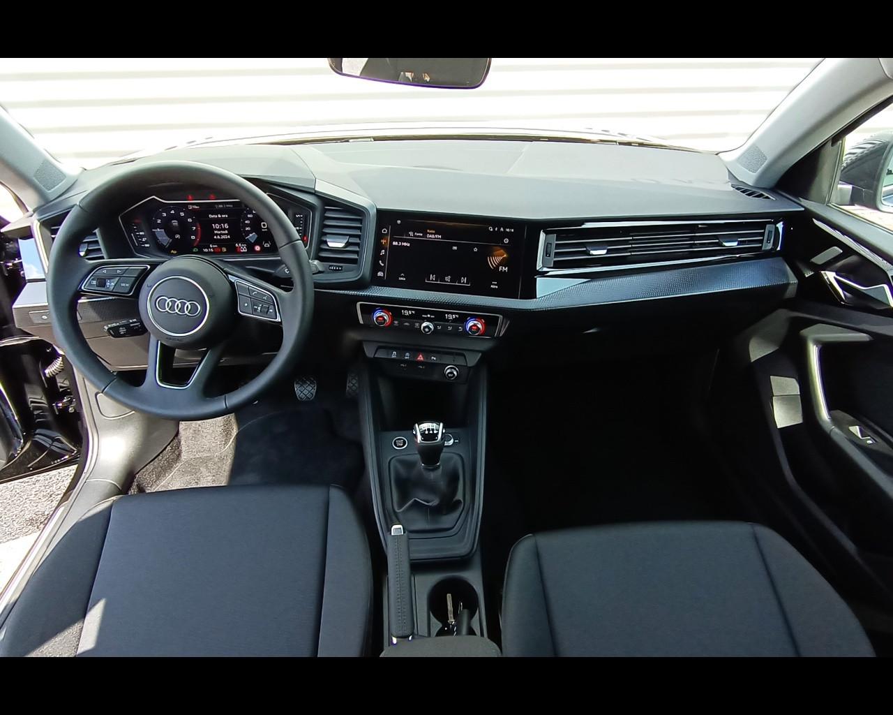 AUDI A1 ALLSTREET 30 TFSI IDENITY CONTRAST