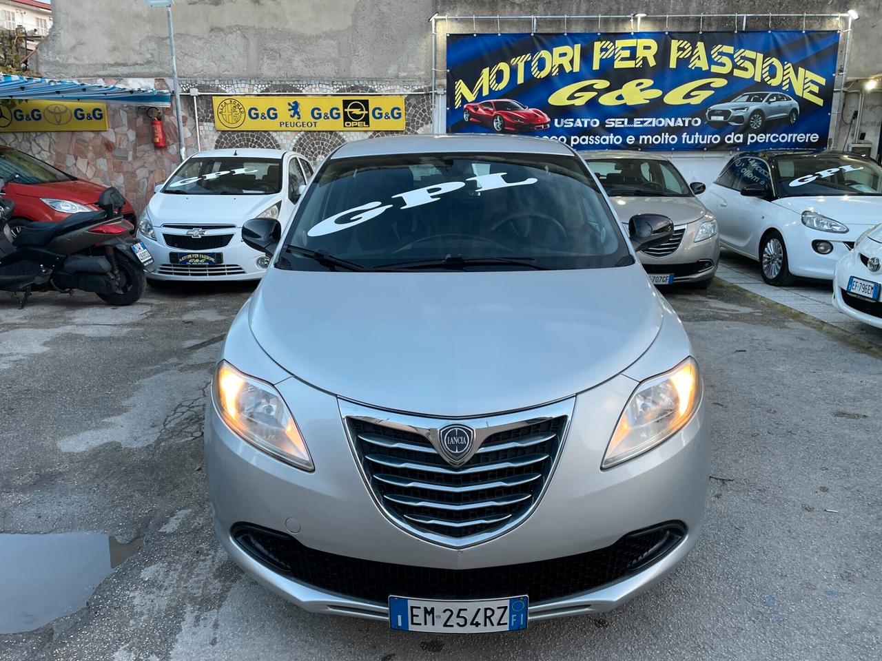 Lancia Ypsilon 1.2 69 CV 5 porte GPL Ecochic Silver