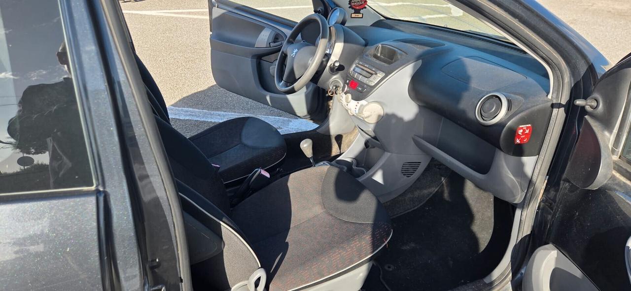 Peugeot 107 1.0 68CV 3p. Sweet Years Allure cambio automatico