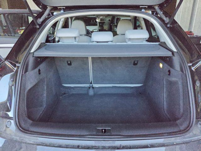 AUDI Q3 2.0 TDI quattro, Navi, Tetto panorama, Retrocamera