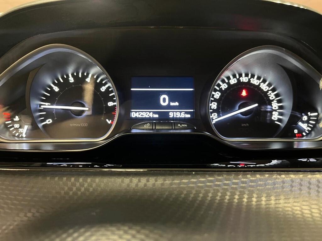 Peugeot 208 PureTech Allure neopatentati