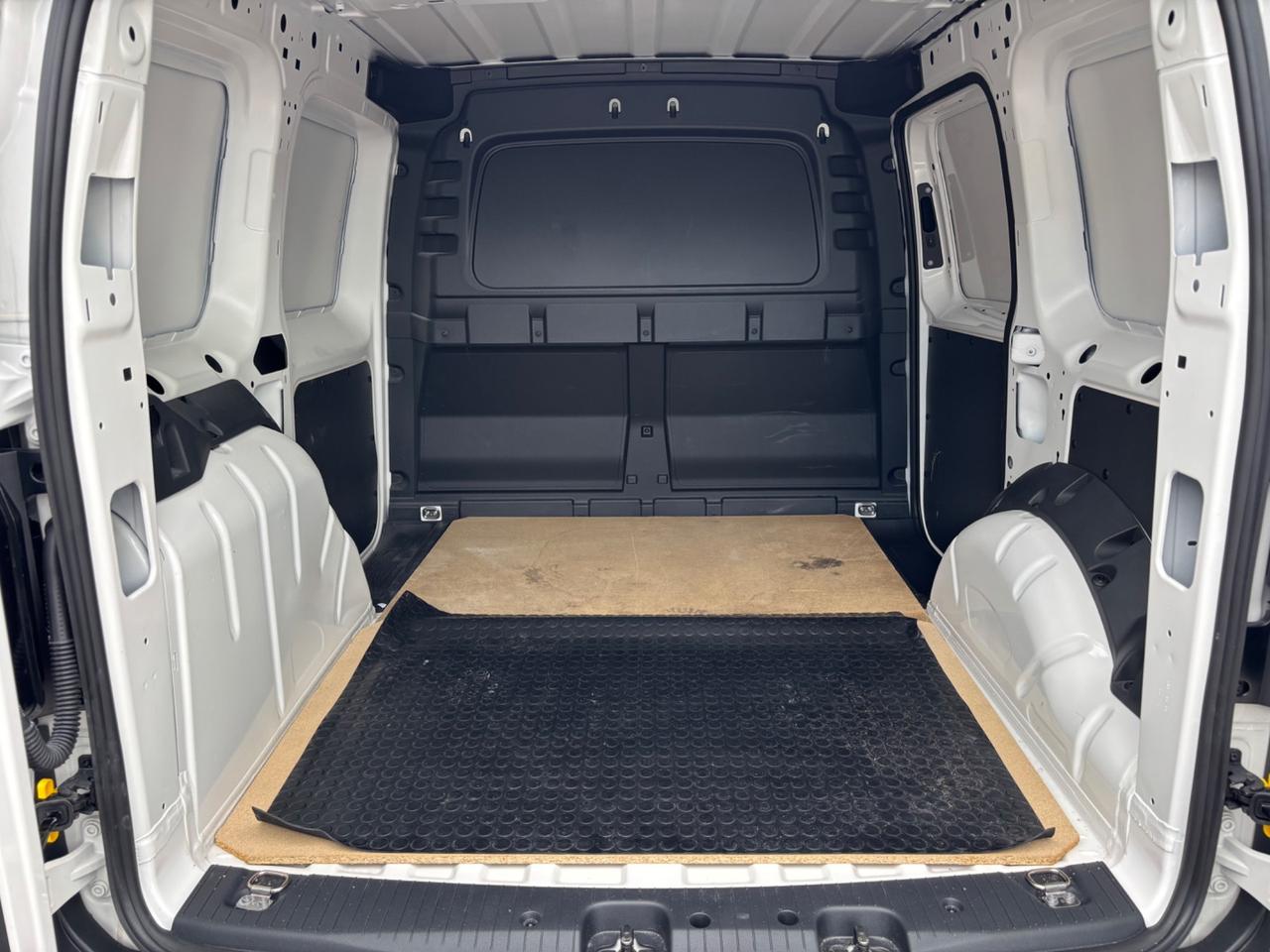 VW CADDY 2.0TDI 75CV 2025 2.000KM FULL OPTIONAL