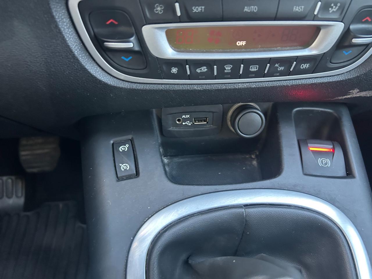 Renault Scenic Scénic X-Mod 1.5 dCi 110CV Luxe