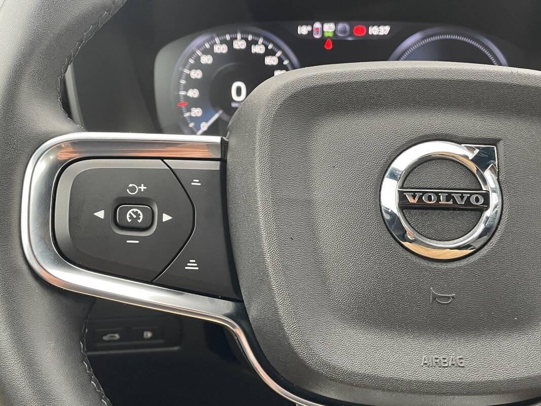 Volvo XC40 1.5 t4 recharge phev con CarPlay