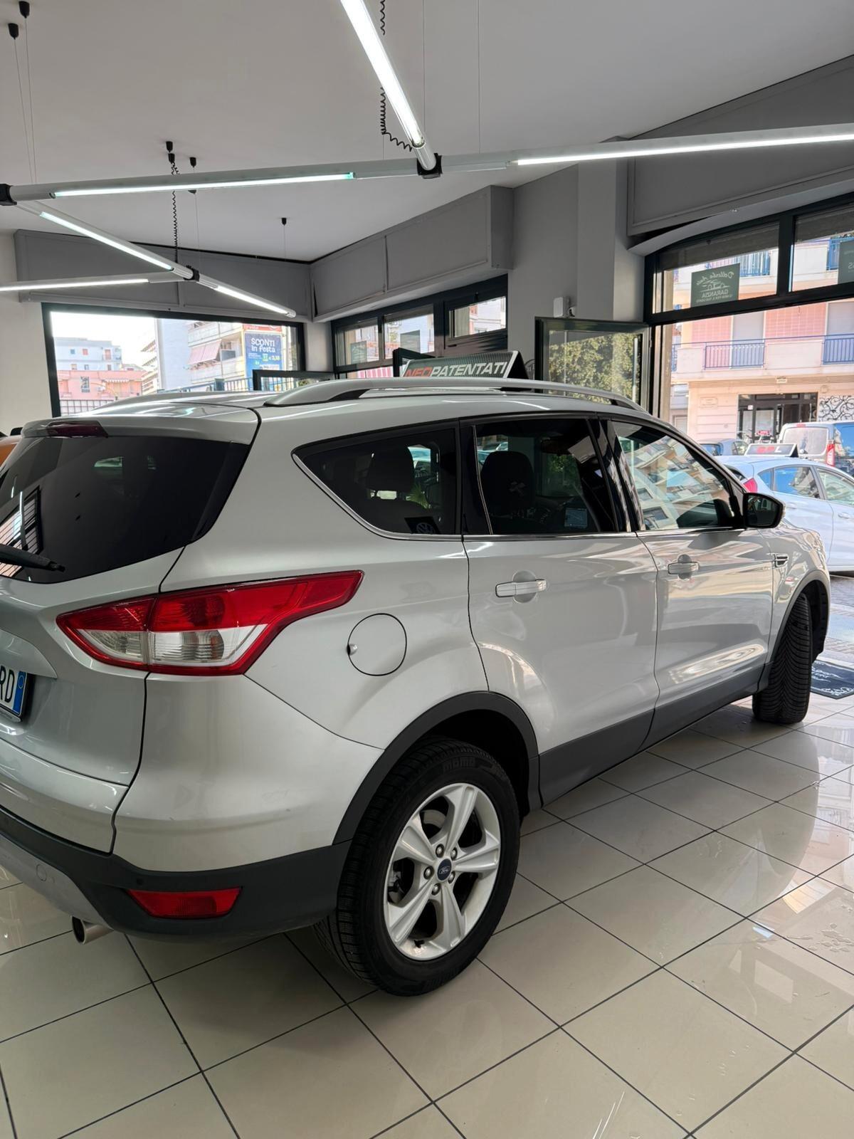 Ford Kuga 2.0 TDCI 120 CV S&S 2WD Titanium