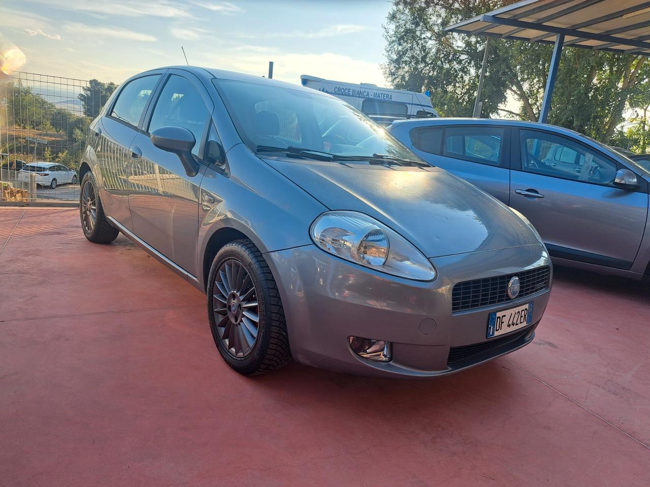 Fiat Grande Punto Grande Punto 1.3 MJT 75 CV 3 porte Active automatica