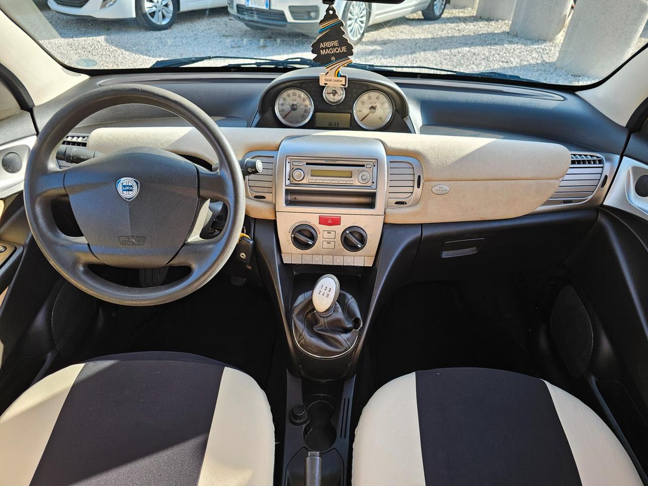 Lancia Ypsilon 1.4 77cv ADATTA X NEOPATENTATI