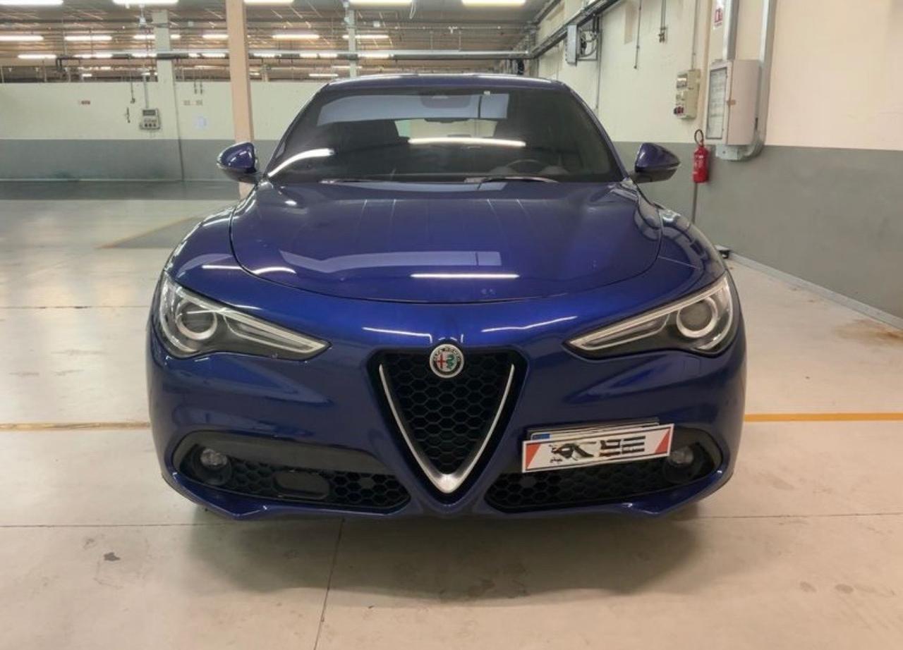 Alfa Romeo Stelvio 2.2 Turbodiesel 160 CV AT8 RWD Business