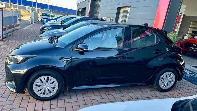 Toyota Yaris 1.5 Hybrid 92CV Business +Neopatentat