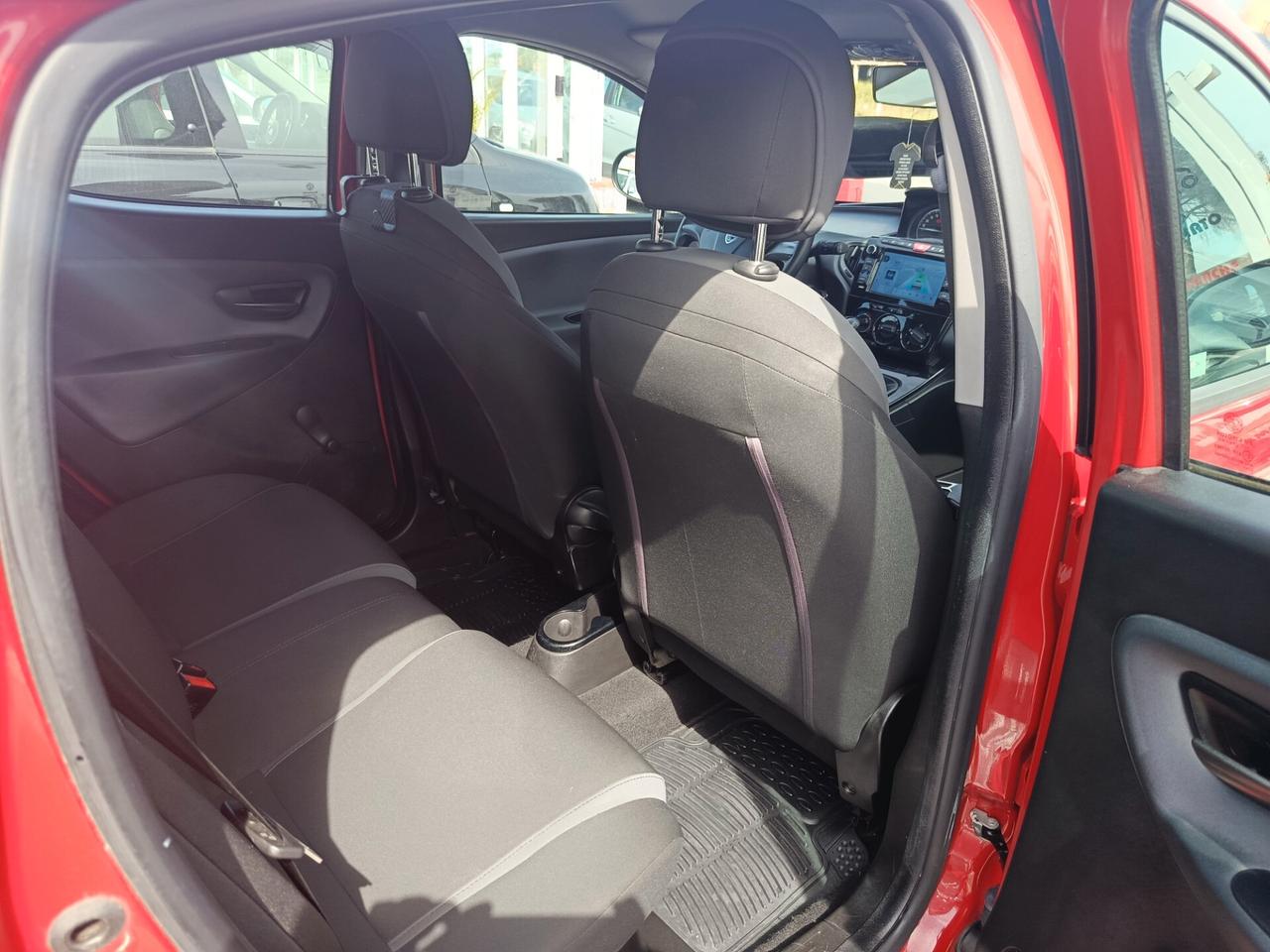 Lancia Ypsilon 0.9 TwinAir 85 CV 5 porte Metano Ecochic Platinum