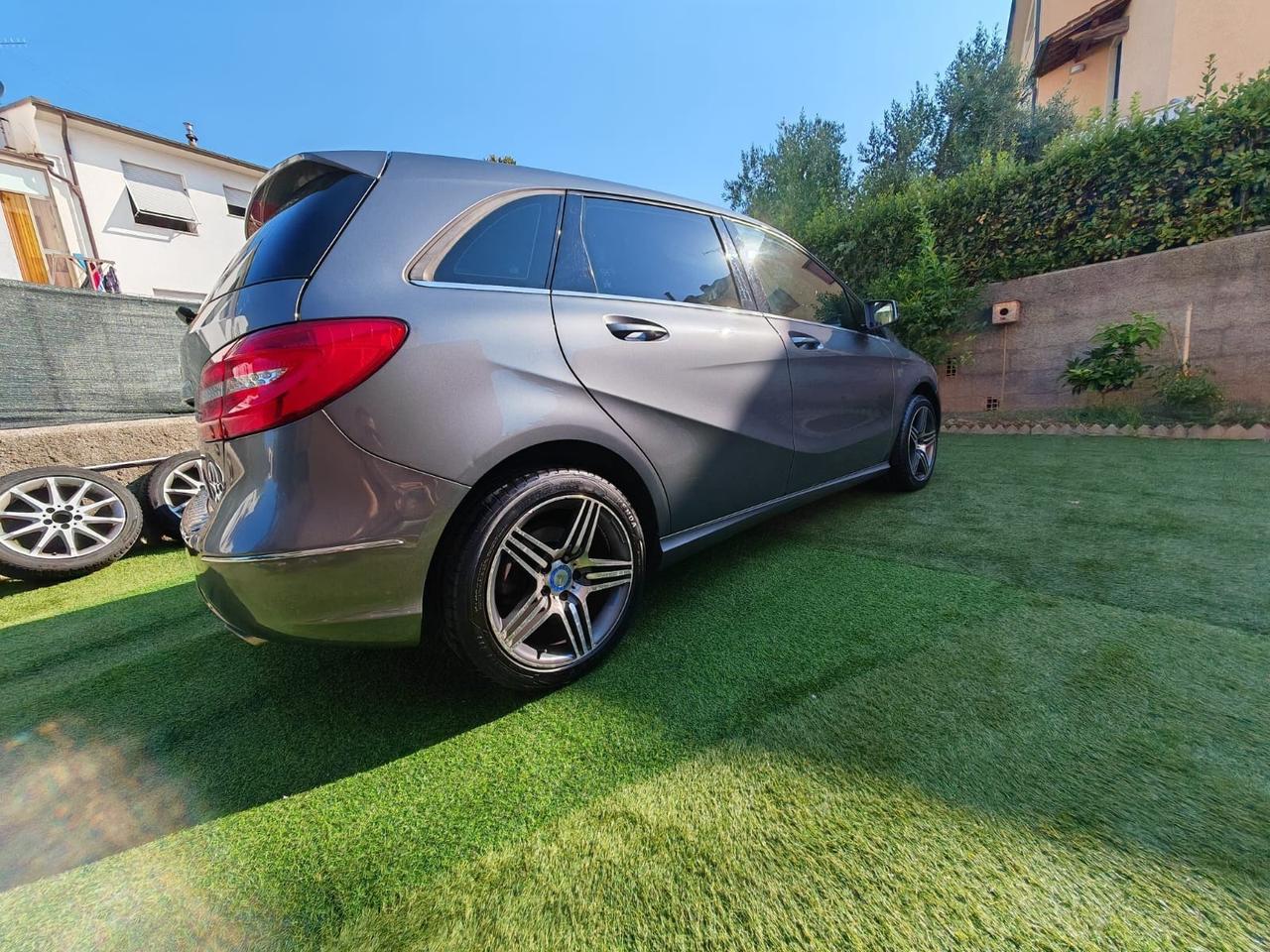 Mercedes-benz B 180 BlueEFFICIENCY Premium