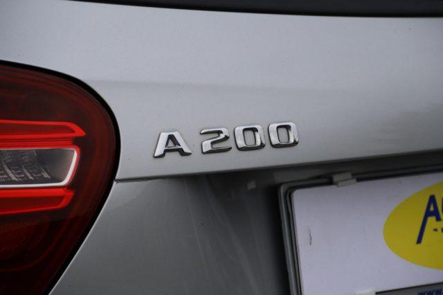 MERCEDES-BENZ A 200 Premium AMG