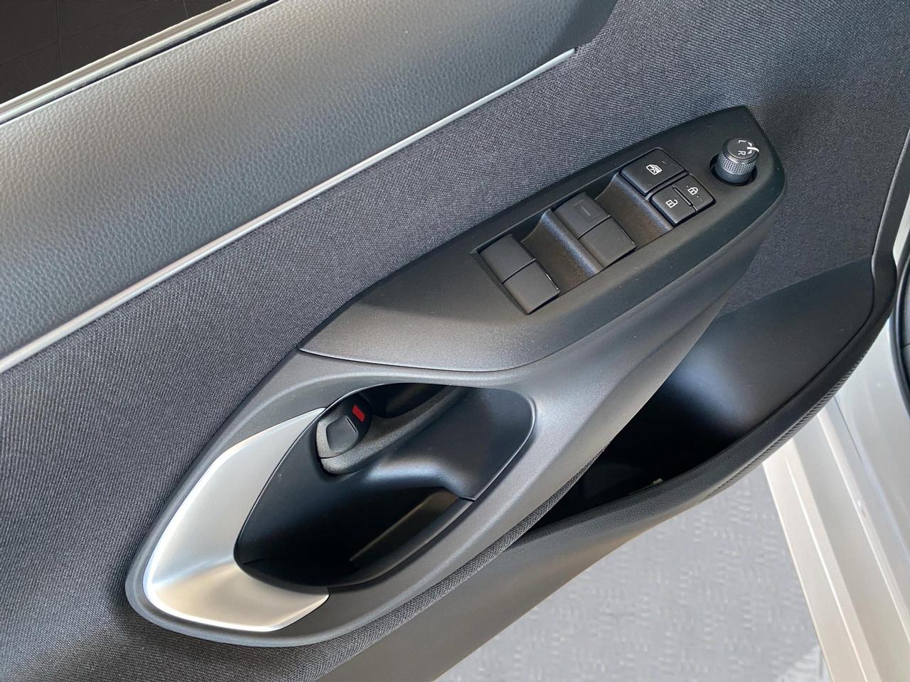 Mazda MAZDA2 1.5 vvt full hybrid electric Centre