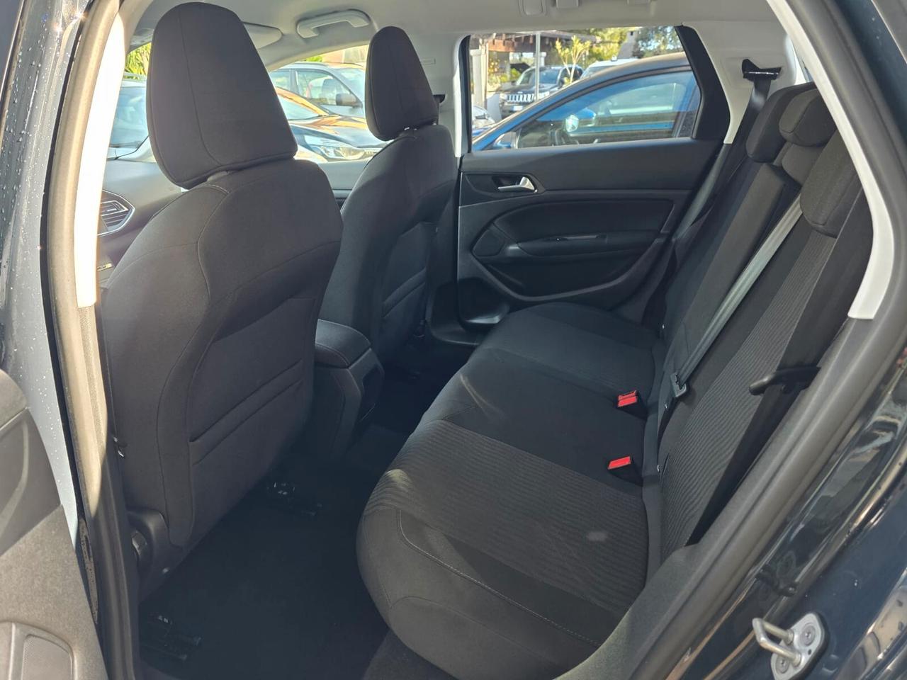 Peugeot 308 BlueHDi 120 S&S SW Business