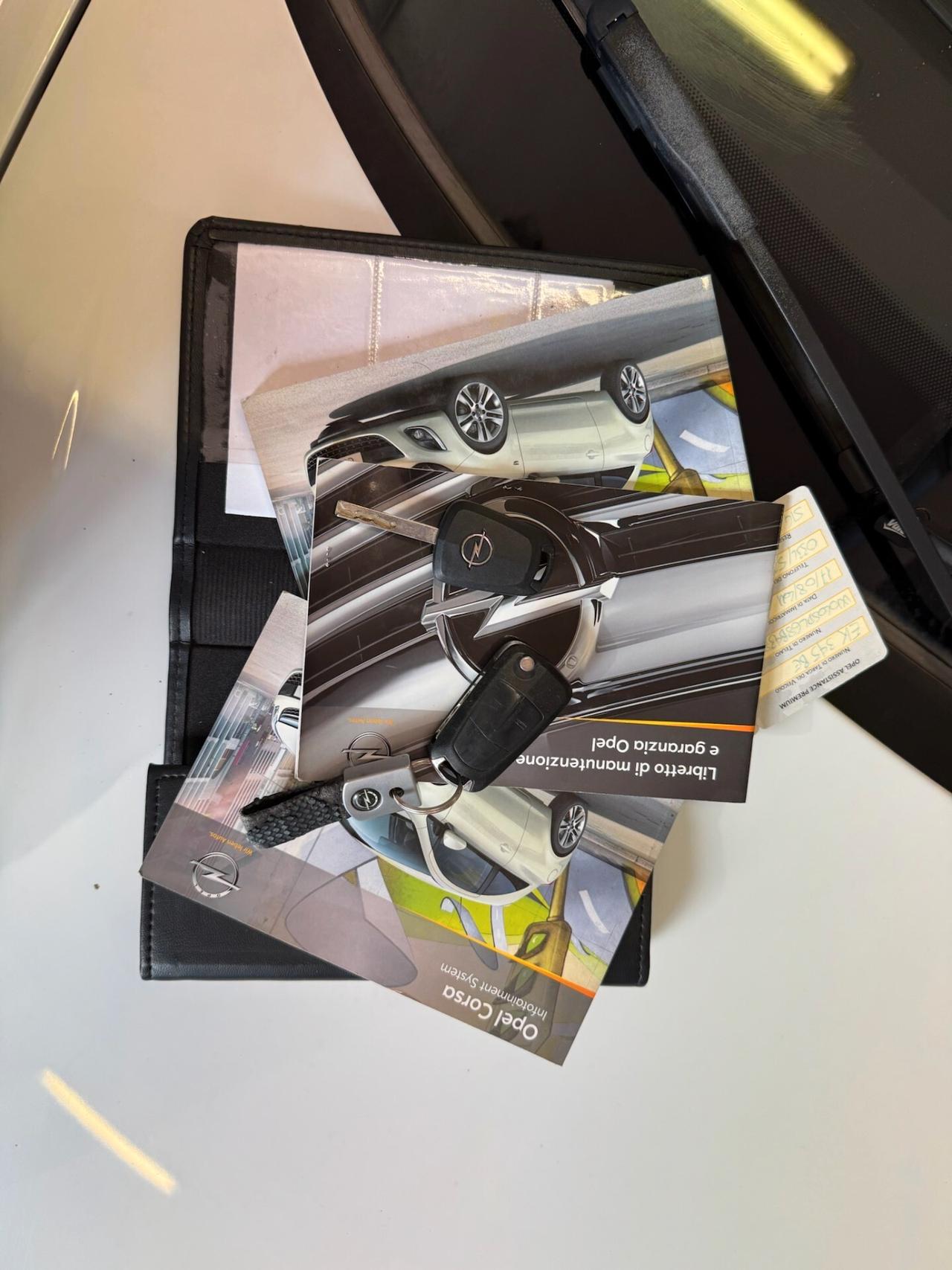 Opel Corsa 1.2 5 porte Cosmo - IDEALE PER NEOPATENTATI