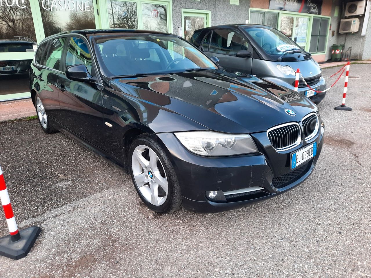 BMW 318 2012 photo 3