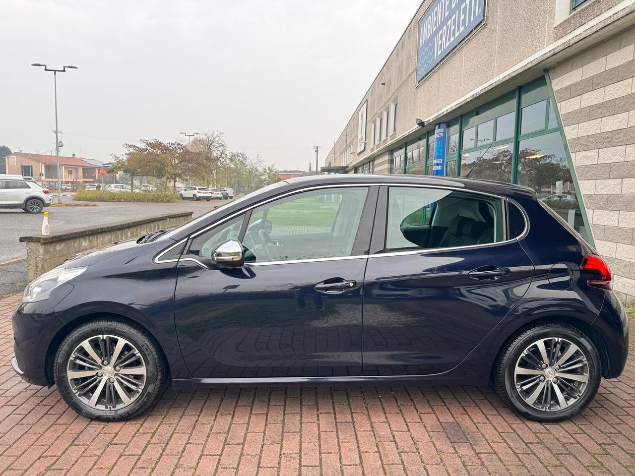 Peugeot 208 PureTech 82 5 porte Allure