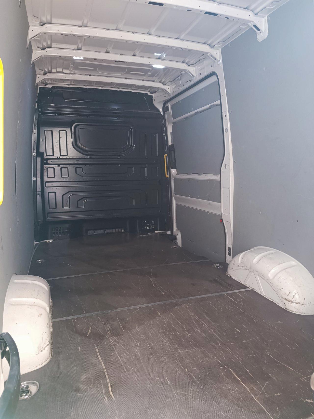 Volkswagen Crafter / Man 140 CV 35