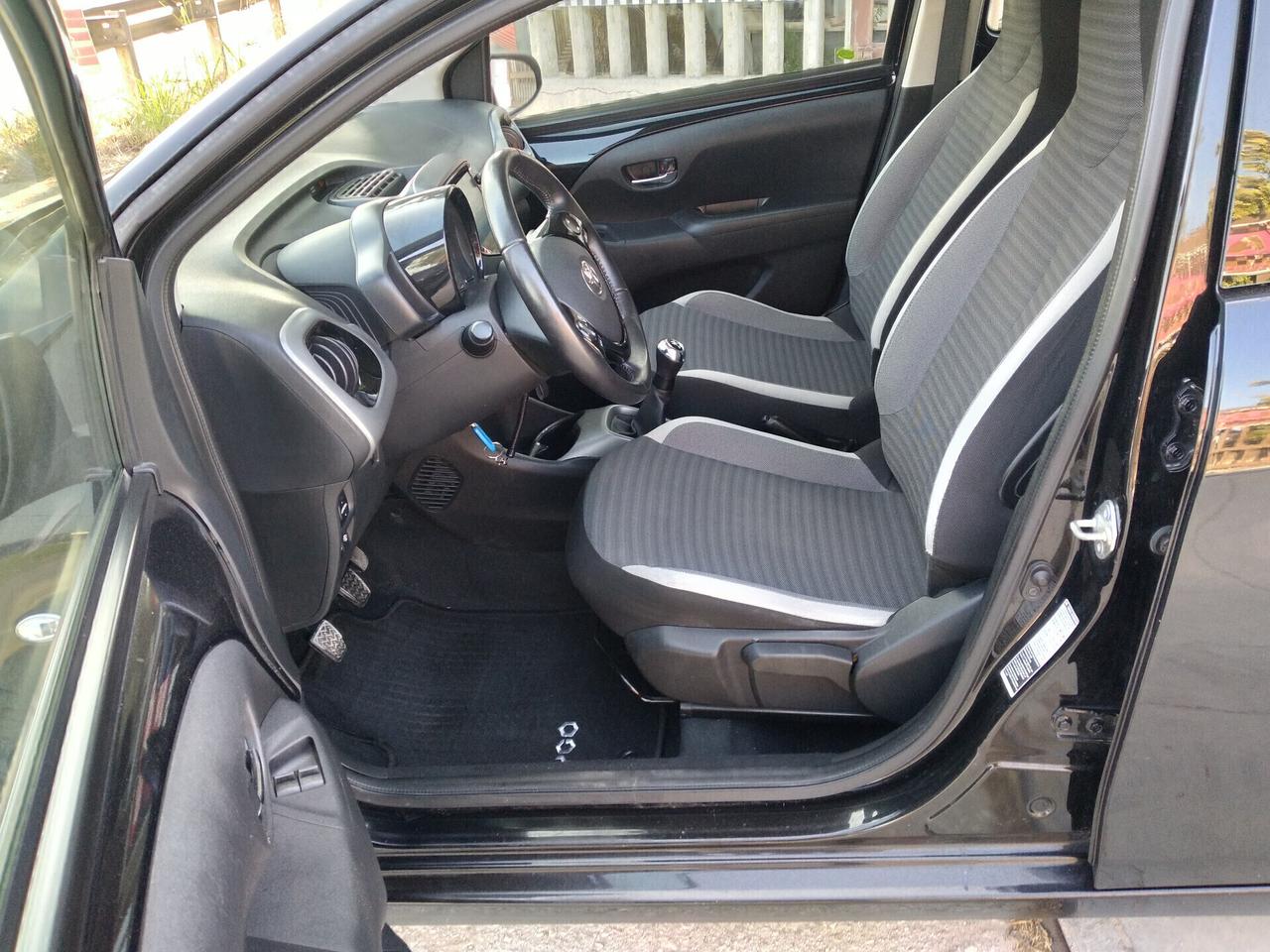 Toyota Aygo 1.0 VVT-i 72 CV 5 porte x-play