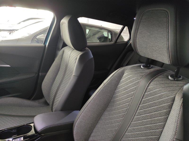 PEUGEOT 2008 2ª serie - 2008 Hybrid 145 e-DCS6 Allure