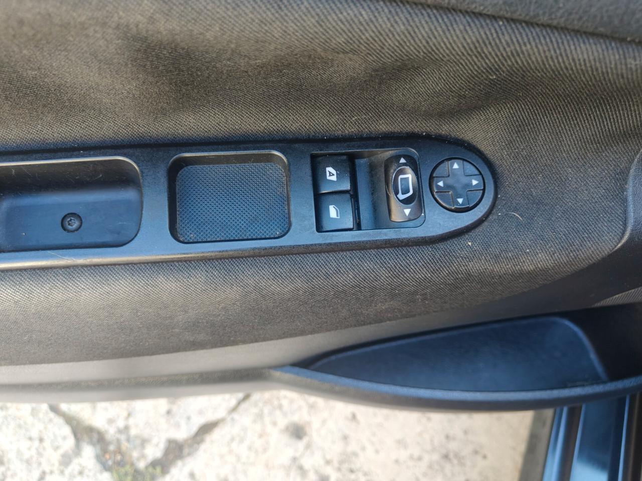 Peugeot 207 1.4 8V 75CV 5p. X Line
