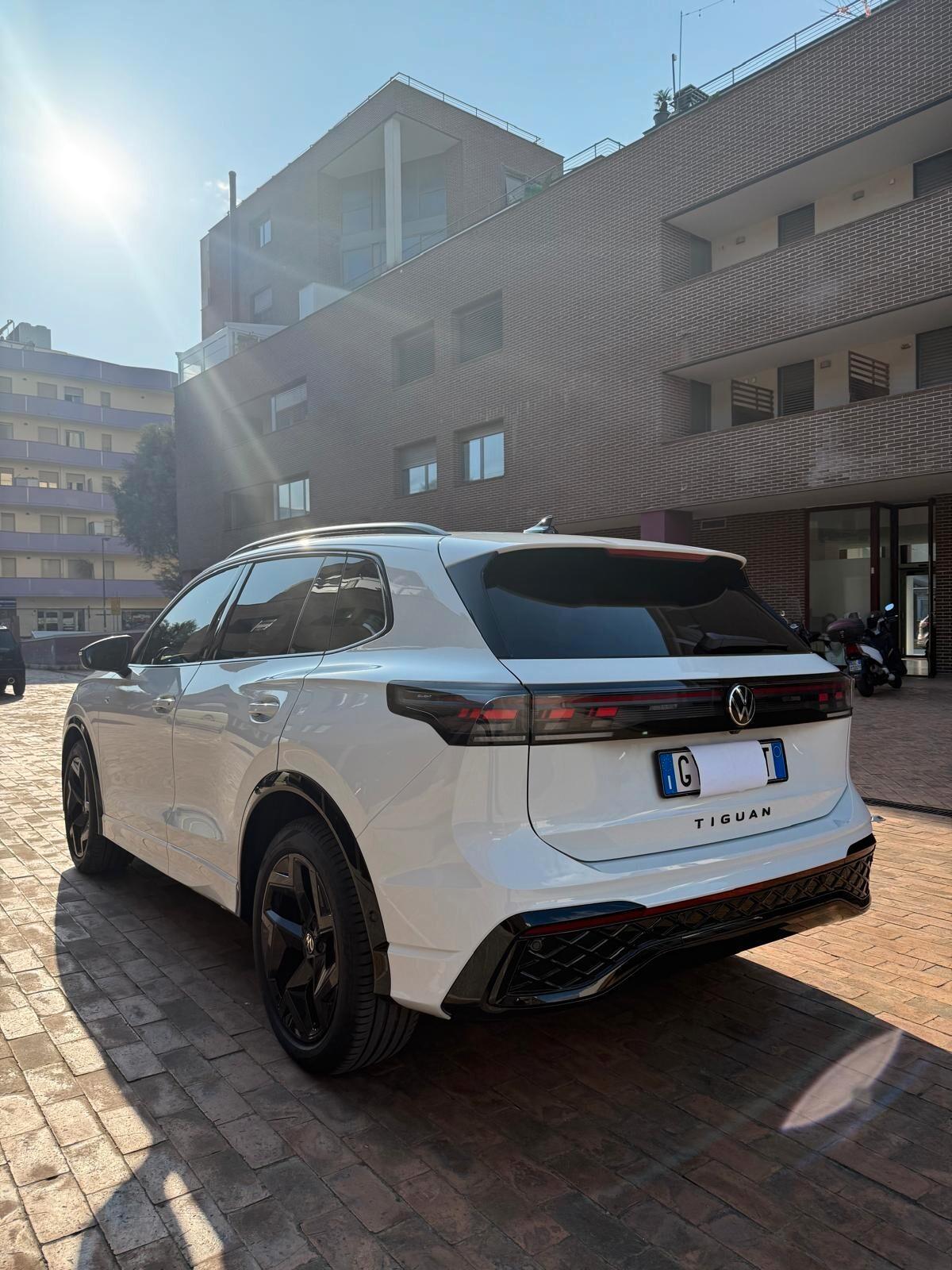 Volkswagen Tiguan 2.0 TDI 150 CV SCR DSG R-Line