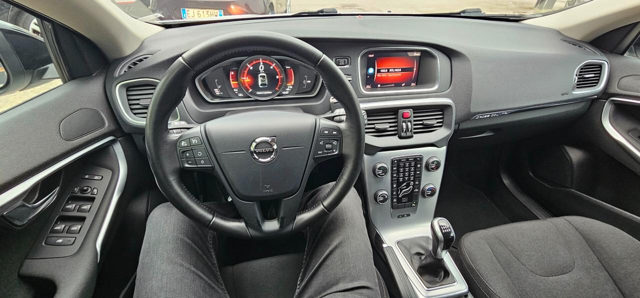 Volvo V40 Cross Country Solo 30.000 km