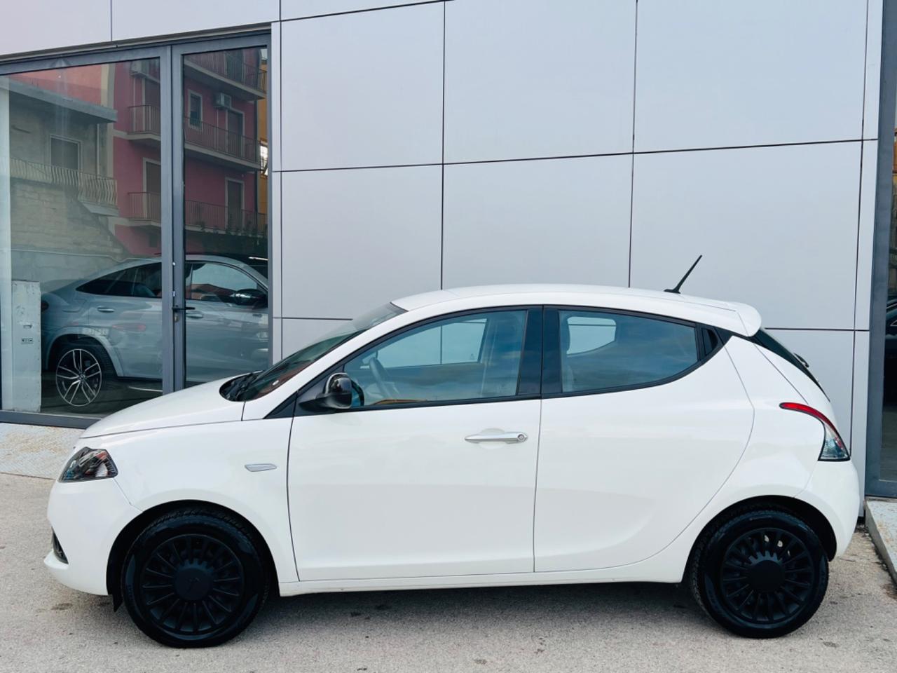 Lancia Ypsilon 1.0 Hybrid 70cv - anticipo €900 - proposta finanziamento