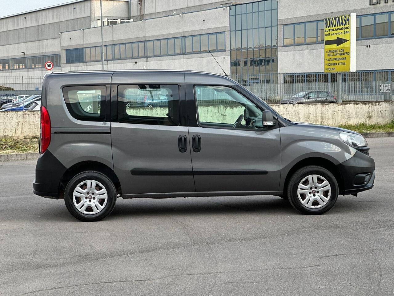 Fiat doblo 5 posti autocarro
